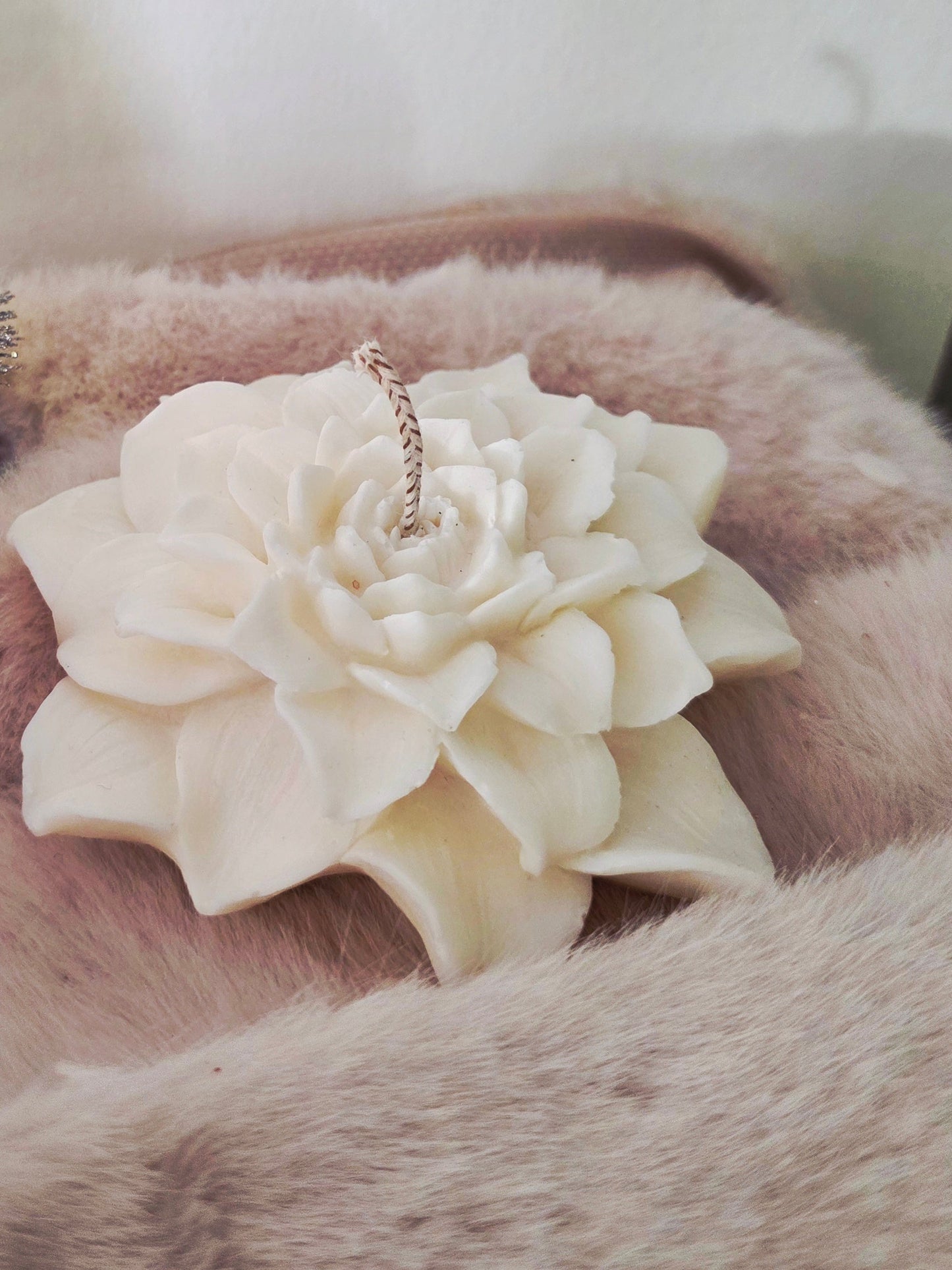 Bloom Candle – White Edition