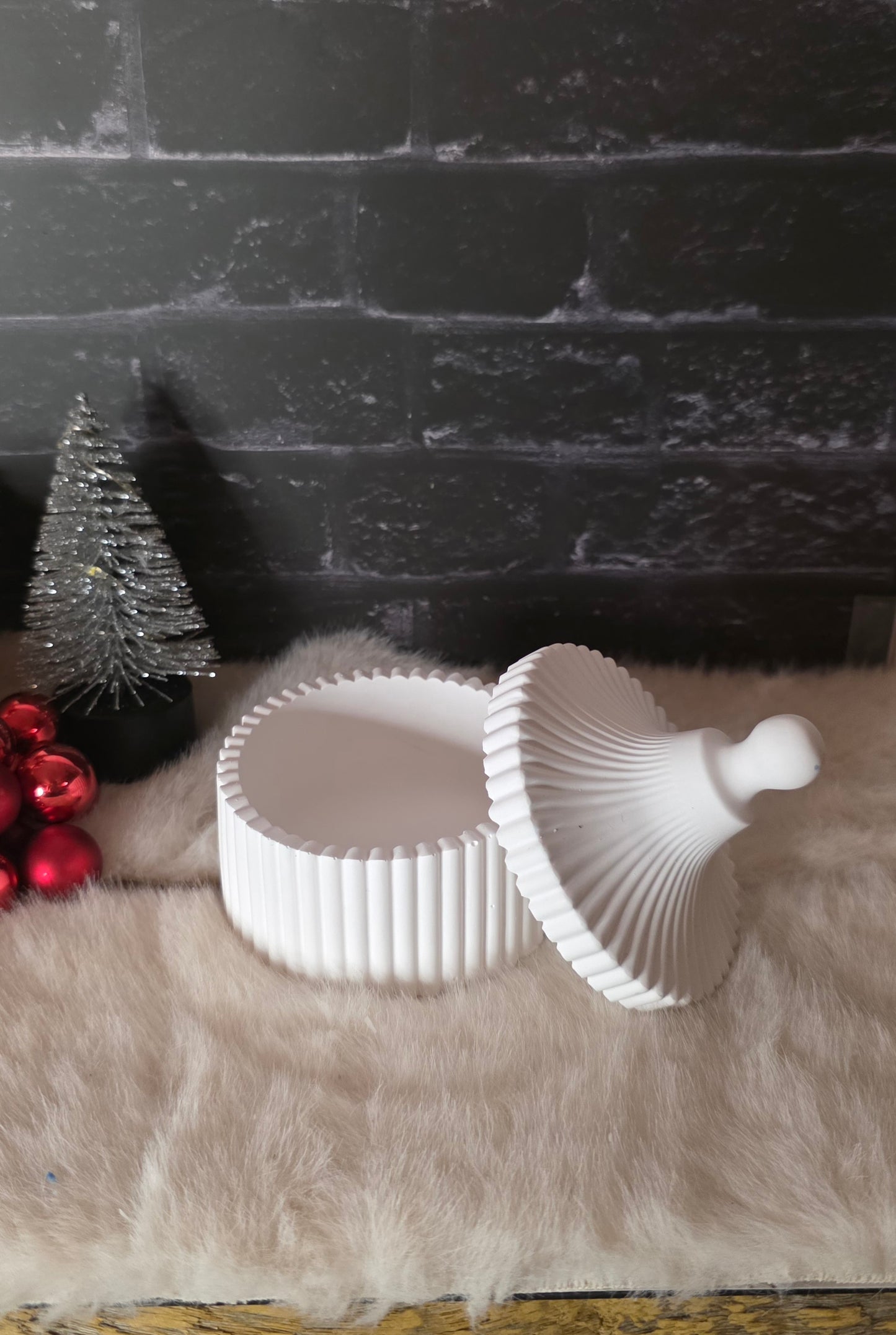 Ribbed Ceramic Bowl